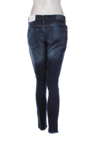 Damskie jeansy ONLY Carmakoma, Rozmiar XL, Kolor Niebieski, Cena 207,99 zł