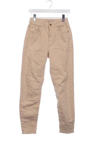 Γυναικείο Τζίν Pieces, Μέγεθος XS, Χρώμα  Μπέζ, Τιμή 13,99 €