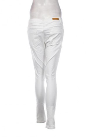 Дамски дънки Pimkie, Размер M, Цвят Бял, Цена 18,99 лв.