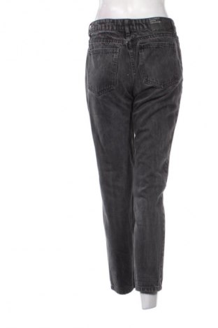 Damskie jeansy Pull&Bear, Rozmiar M, Kolor Szary, Cena 68,97 zł