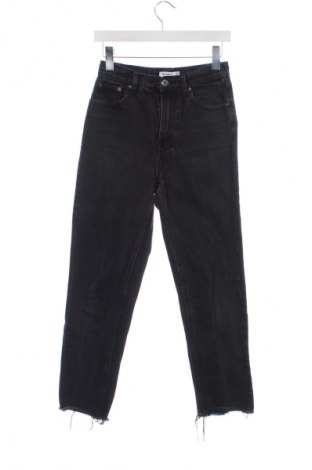 Dámské džíny  Pull&Bear, Velikost XS, Barva Šedá, Cena  367,00 Kč
