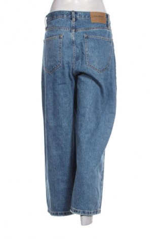 Damskie jeansy Pull&Bear, Rozmiar M, Kolor Niebieski, Cena 67,00 zł