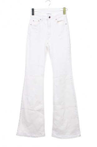 Дамски дънки Pull&Bear, Размер XXS, Цвят Бял, Цена 18,99 лв.