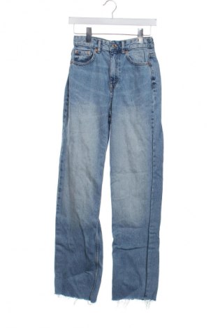 Дамски дънки Pull&Bear, Размер XS, Цвят Син, Цена 29,00 лв.