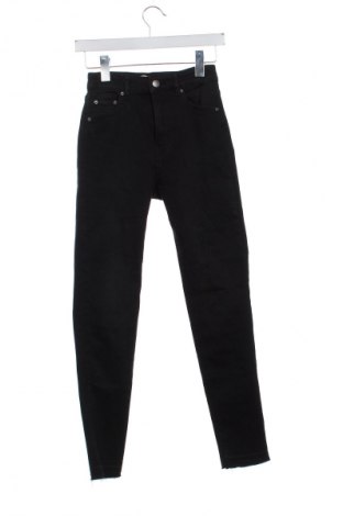 Дамски дънки Pull&Bear, Размер XS, Цвят Черен, Цена 29,33 лв.