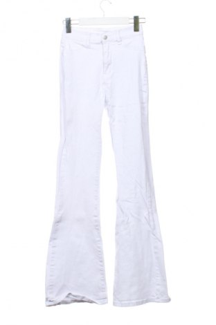 Дамски дънки SHEIN, Размер XS, Цвят Бял, Цена 29,99 лв.