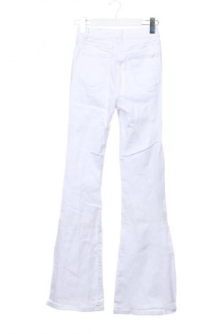 Дамски дънки SHEIN, Размер XS, Цвят Бял, Цена 29,99 лв.