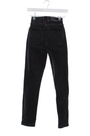 Damskie jeansy Stradivarius, Rozmiar XXS, Kolor Czarny, Cena 60,99 zł