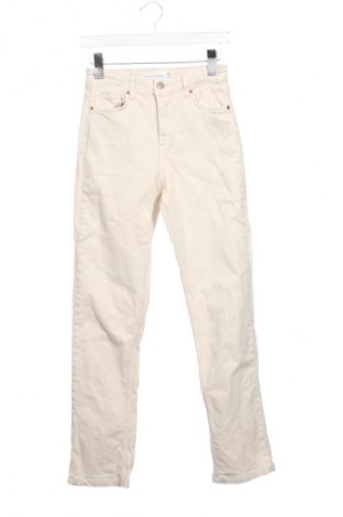 Дамски дънки Stradivarius, Размер S, Цвят Екрю, Цена 29,00 лв.