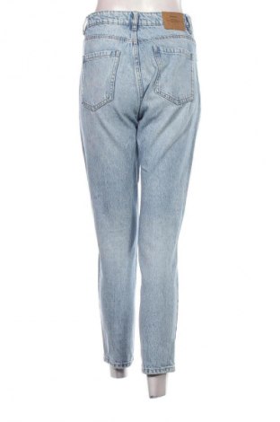 Дамски дънки Stradivarius, Размер S, Цвят Син, Цена 27,99 лв.