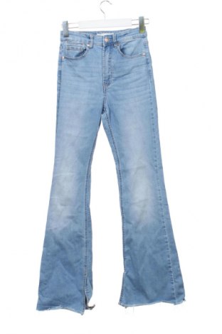 Γυναικείο Τζίν Stradivarius, Μέγεθος XS, Χρώμα Μπλέ, Τιμή 19,19 €