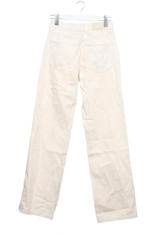 Damen Jeans Stradivarius, Größe XS, Farbe Ecru, Preis 17,99 €