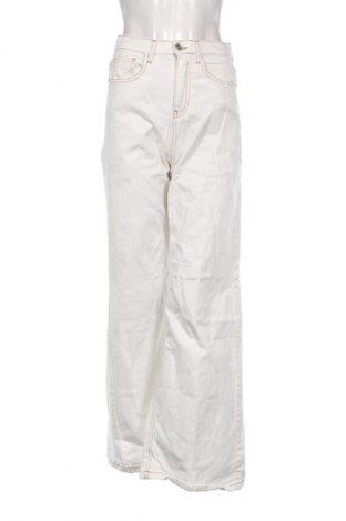 Damen Jeans Stradivarius, Größe S, Farbe Weiß, Preis 14,77 €