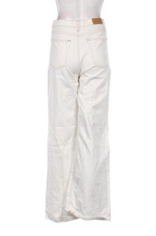 Damen Jeans Stradivarius, Größe S, Farbe Weiß, Preis 14,77 €