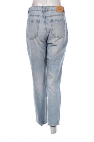 Damskie jeansy Stradivarius, Rozmiar S, Kolor Niebieski, Cena 66,67 zł