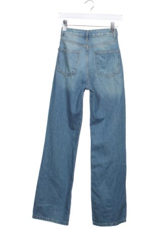 Blugi de femei Trendyol, Mărime XS, Culoare Albastru, Preț 245,00 Lei