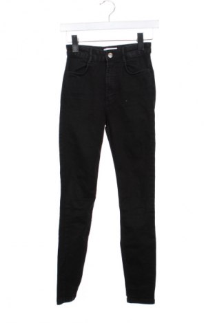 Дамски дънки Zara, Размер XS, Цвят Черен, Цена 21,99 лв.