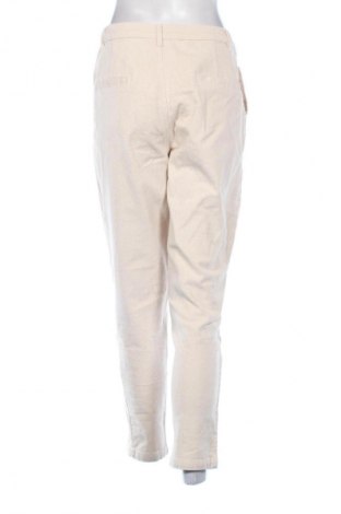 Дамски джинси Beloved, Размер M, Цвят Бежов, Цена 22,89 лв.