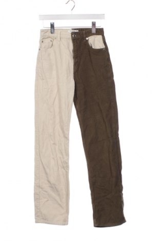 Damen Cordhose Pull&Bear, Größe S, Farbe Mehrfarbig, Preis 9,99 €