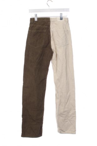 Damen Cordhose Pull&Bear, Größe S, Farbe Mehrfarbig, Preis 9,99 €