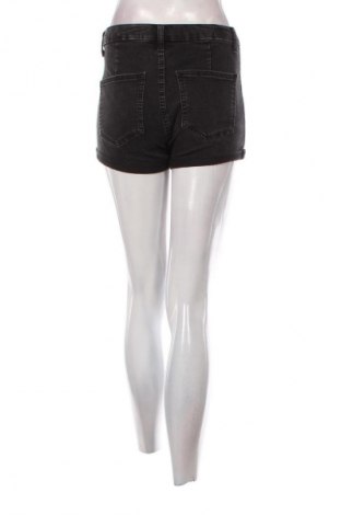 Női rövidnadrág Bershka, Méret S, Szín Szürke, Ár 3 800 Ft