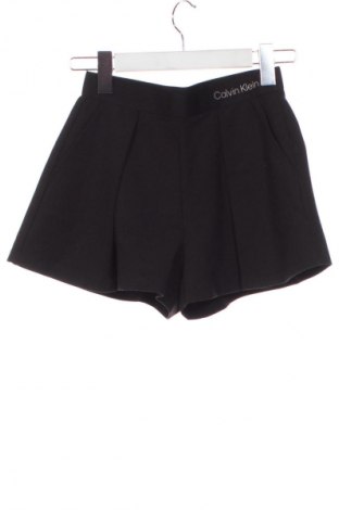 Дамски къс панталон Calvin Klein Jeans, Размер XXS, Цвят Черен, Цена 102,99 лв.