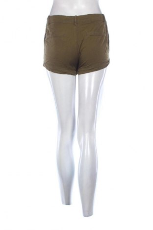 Dámske kraťasy  Clockhouse, Veľkosť M, Farba Zelená, Cena  9,72 €