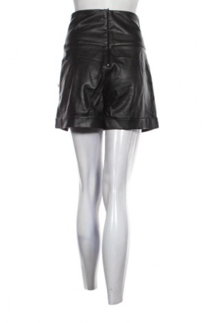 Dámské kraťasy  Elisabetta Franchi, Velikost S, Barva Černá, Cena  3 228,00 Kč