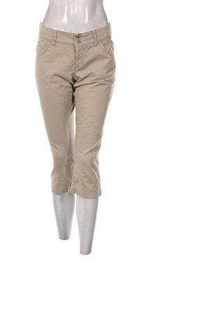 Дамски къс панталон Esprit, Размер L, Цвят Бежов, Цена 28,99 лв.