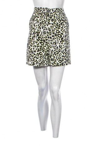 Γυναικείο κοντό παντελόνι Fb Sister, Μέγεθος M, Χρώμα Πολύχρωμο, Τιμή 10,00 €