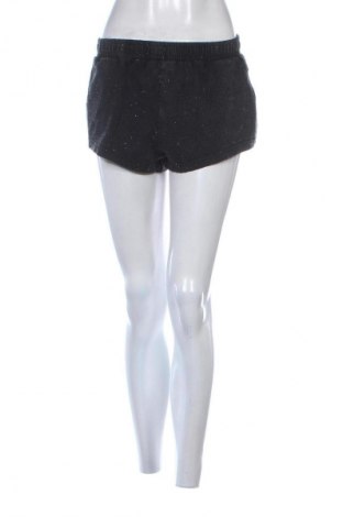 Дамски къс панталон NEW COLLECTION, Размер M, Цвят Сив, Цена 33,24 лв.