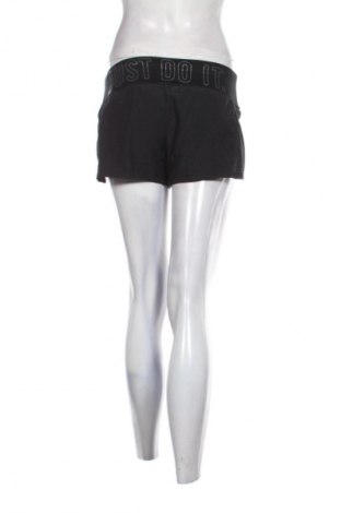 Dámske kraťasy  Nike, Veľkosť S, Farba Čierna, Cena  17,39 €