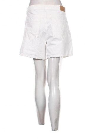 Damen Shorts Perfect Jeans By Gina Tricot, Größe L, Farbe Weiß, Preis 10,30 €