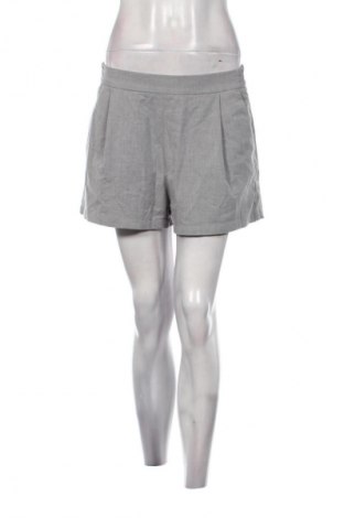 Pantaloni scurți de femei Pull&Bear, Mărime M, Culoare Gri, Preț 36,99 Lei