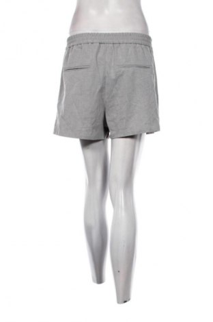 Pantaloni scurți de femei Pull&Bear, Mărime M, Culoare Gri, Preț 36,99 Lei