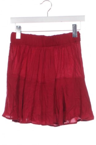 Pantaloni scurți de femei Rinascimento, Mărime XS, Culoare Roșu, Preț 116,99 Lei