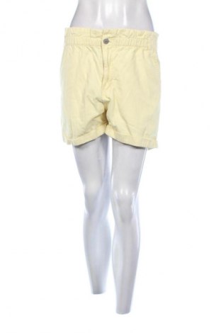Pantaloni scurți de femei Terranova, Mărime S, Culoare Galben, Preț 33,99 Lei