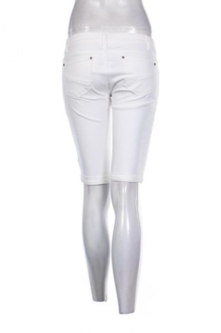 Damen Shorts Terranova, Größe M, Farbe Weiß, Preis 9,72 €