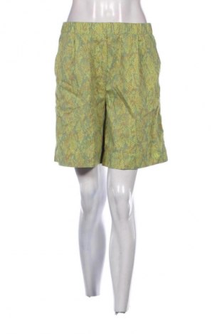 Дамски къс панталон The Jogg Concept, Размер S, Цвят Многоцветен, Цена 77,00 лв.