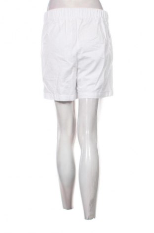 Дамски къс панталон Unbranded, Размер S, Цвят Бял, Цена 19,00 лв.