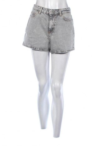 Дамски къс панталон Unbranded, Размер S, Цвят Сив, Цена 17,99 лв.