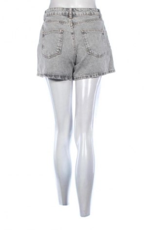 Дамски къс панталон Unbranded, Размер S, Цвят Сив, Цена 17,99 лв.