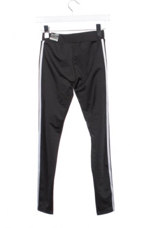 Dámske legíny  Adidas Originals, Veľkosť XS, Farba Sivá, Cena  37,95 €