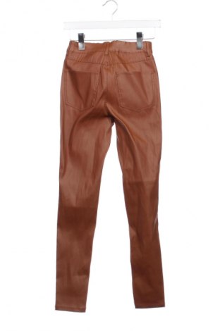 Дамски кожен панталон Primark, Размер XS, Цвят Кафяв, Цена 88,99 лв.