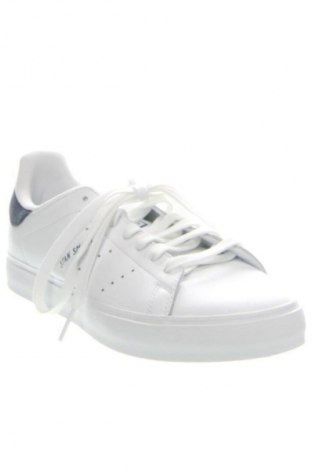 Női cipők Adidas, Méret 40, Szín Fehér, Ár 51 919 Ft