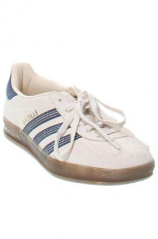 Încălțăminte de damă Adidas, Mărime 35, Culoare Ecru, Preț 644,99 Lei