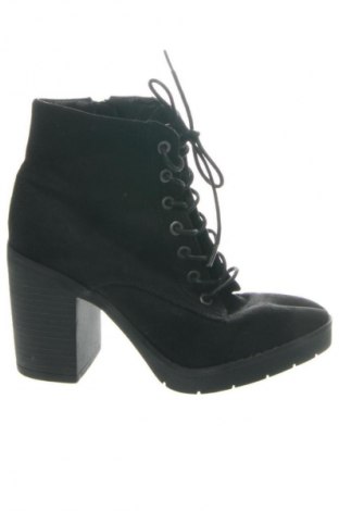 Dámské boty  Primark, Velikost 39, Barva Černá, Cena  499,00 Kč