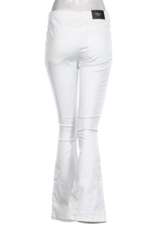 Дамски панталон Amy's, Размер S, Цвят Бял, Цена 29,33 лв.