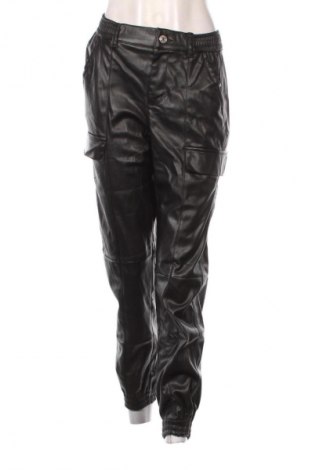 Дамски панталон Bershka, Размер S, Цвят Черен, Цена 20,99 лв.