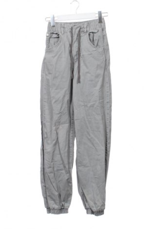 Dámské kalhoty  Bershka, Velikost XS, Barva Šedá, Cena  366,00 Kč